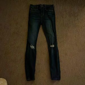 Hollister skinny rip jeans,
